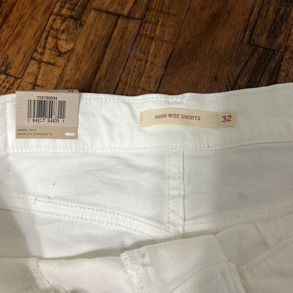 Levi’s White Denim shorts NWT distressed frayed hem high rise size 32 - Picture 7 of 12